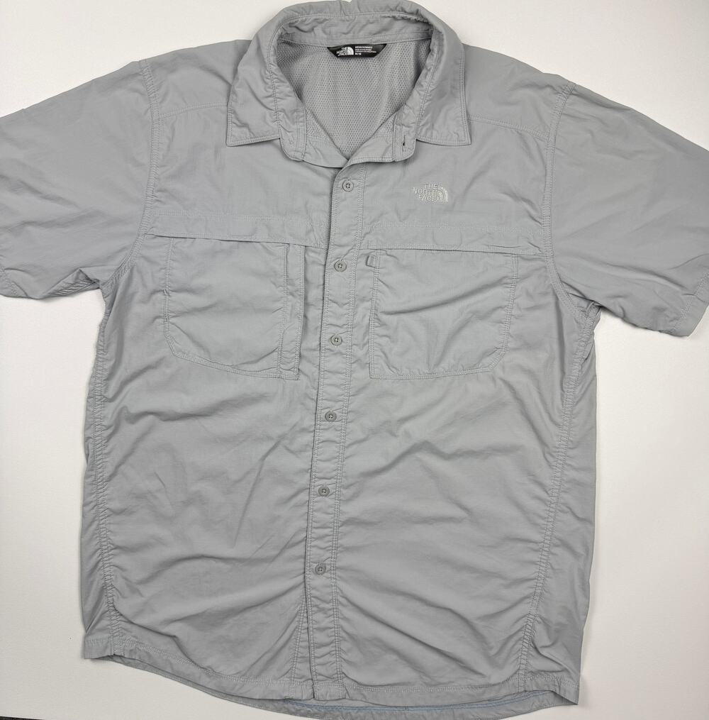 The North Face Mens Medium Gray Fishing Shirt Vented Short Sleeve Button Up